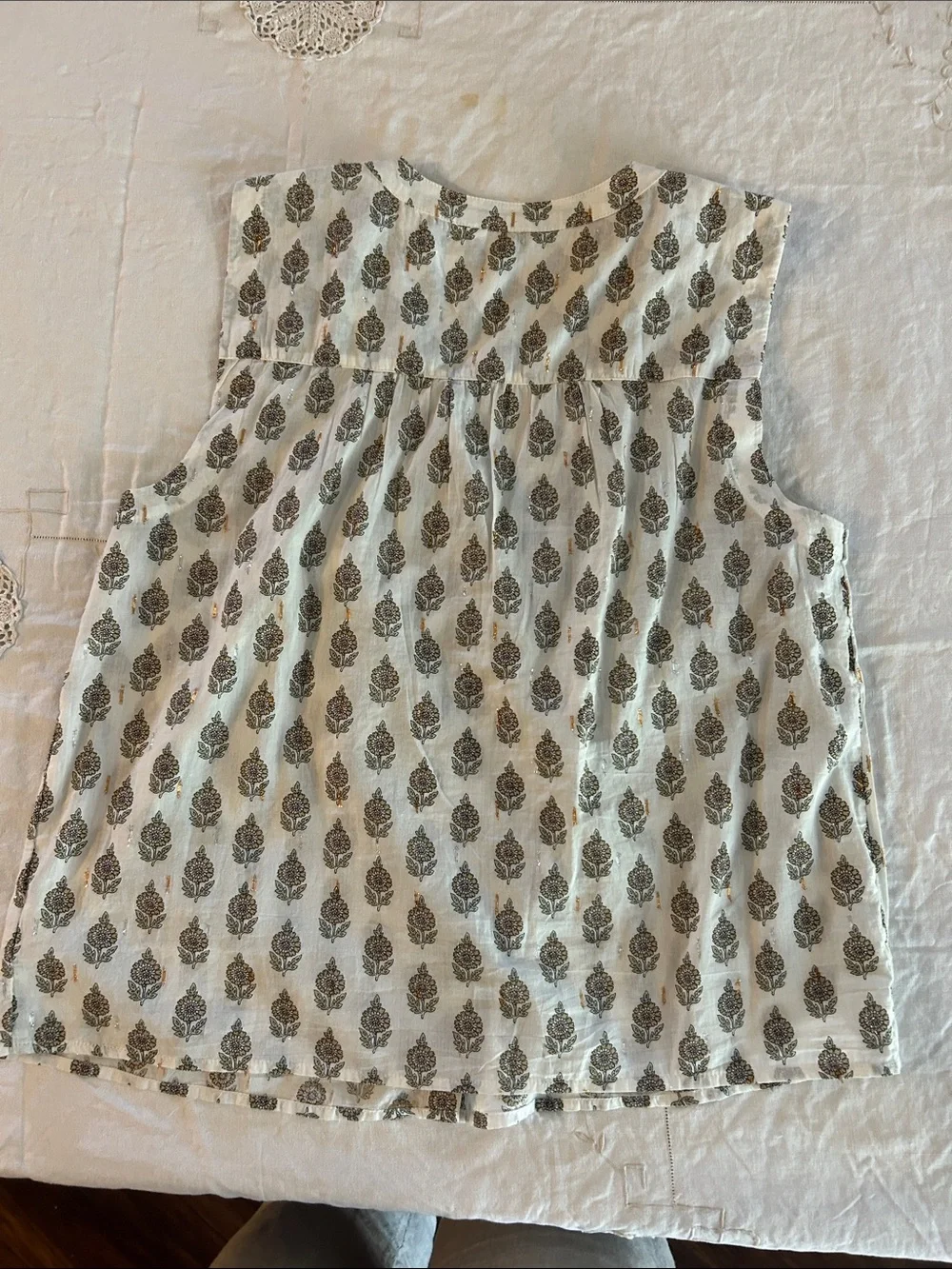 Lucky Brand Cream Floral Button-Up Shell with Olive and metallic accents. Sz L - Picture 7 of 9